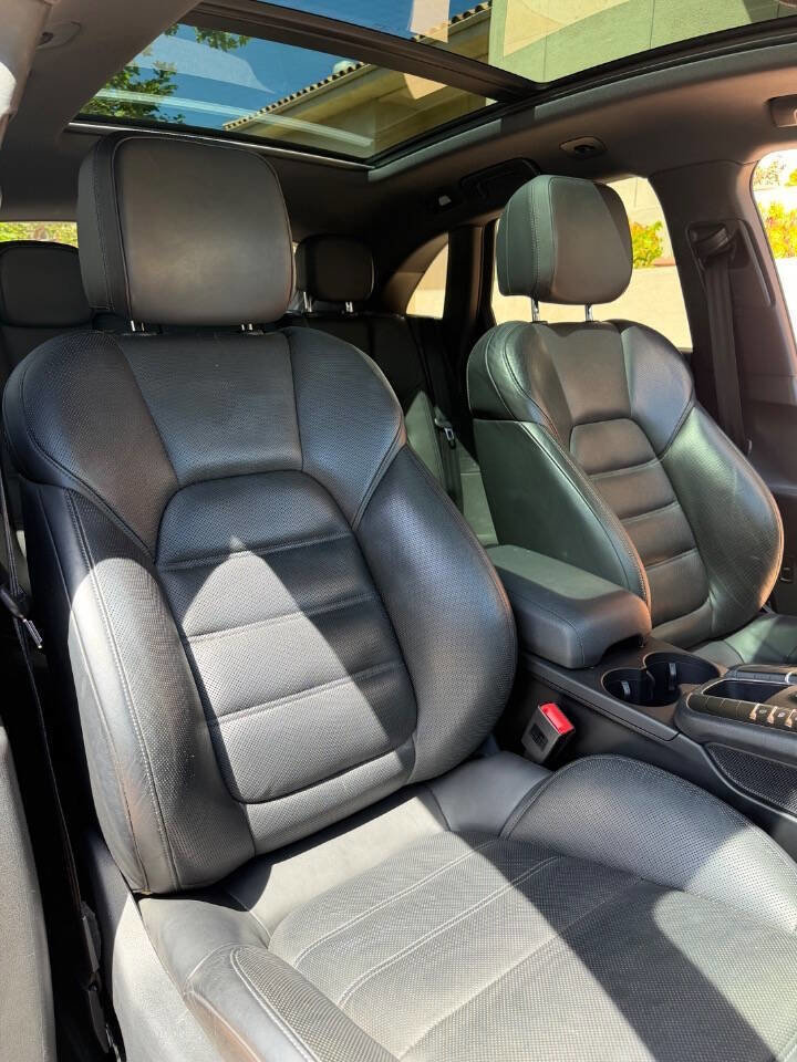 Used 2015 Porsche Macan S AWD/4WD image 16