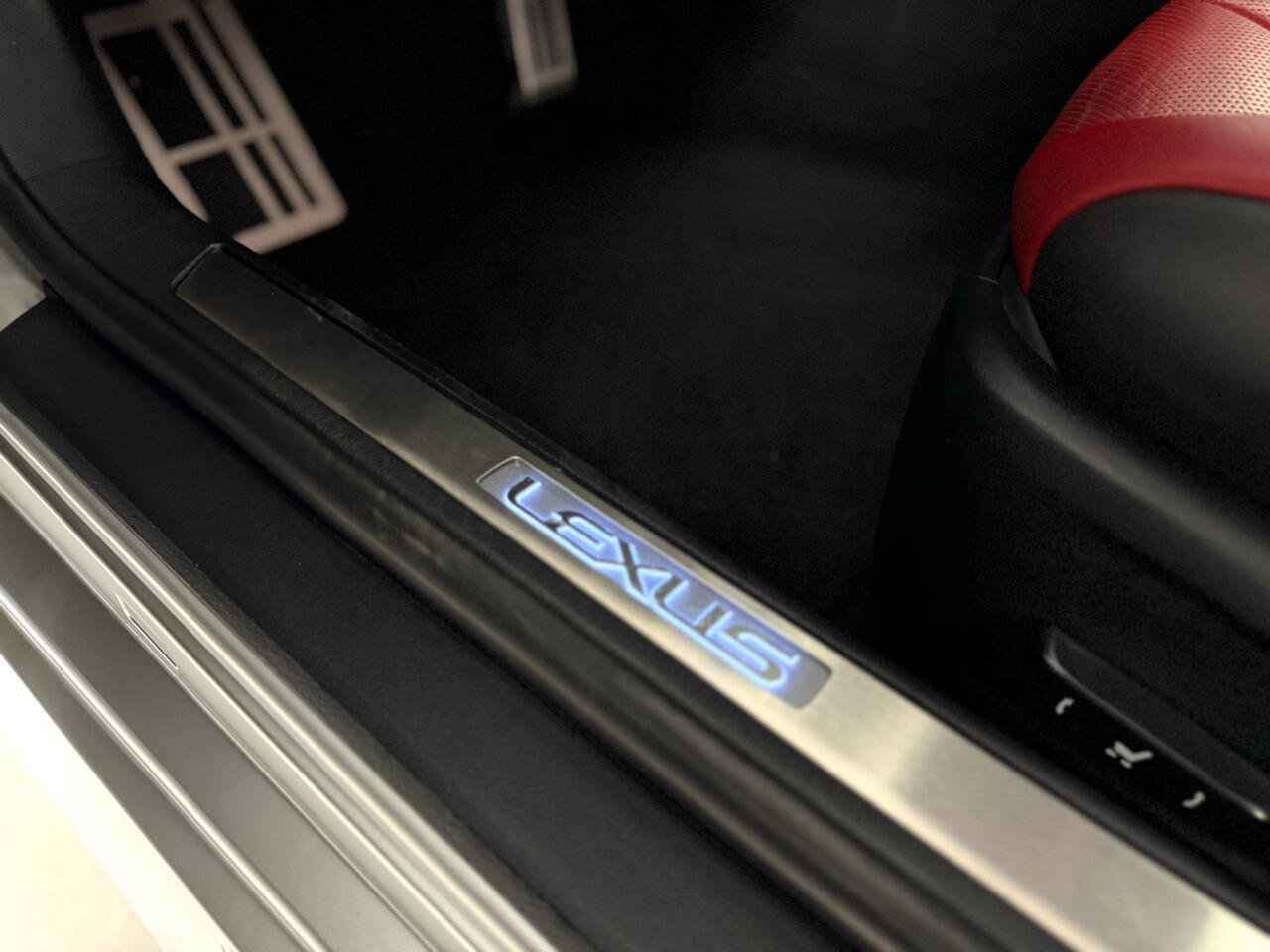 Used 2017 Lexus RC F image 33