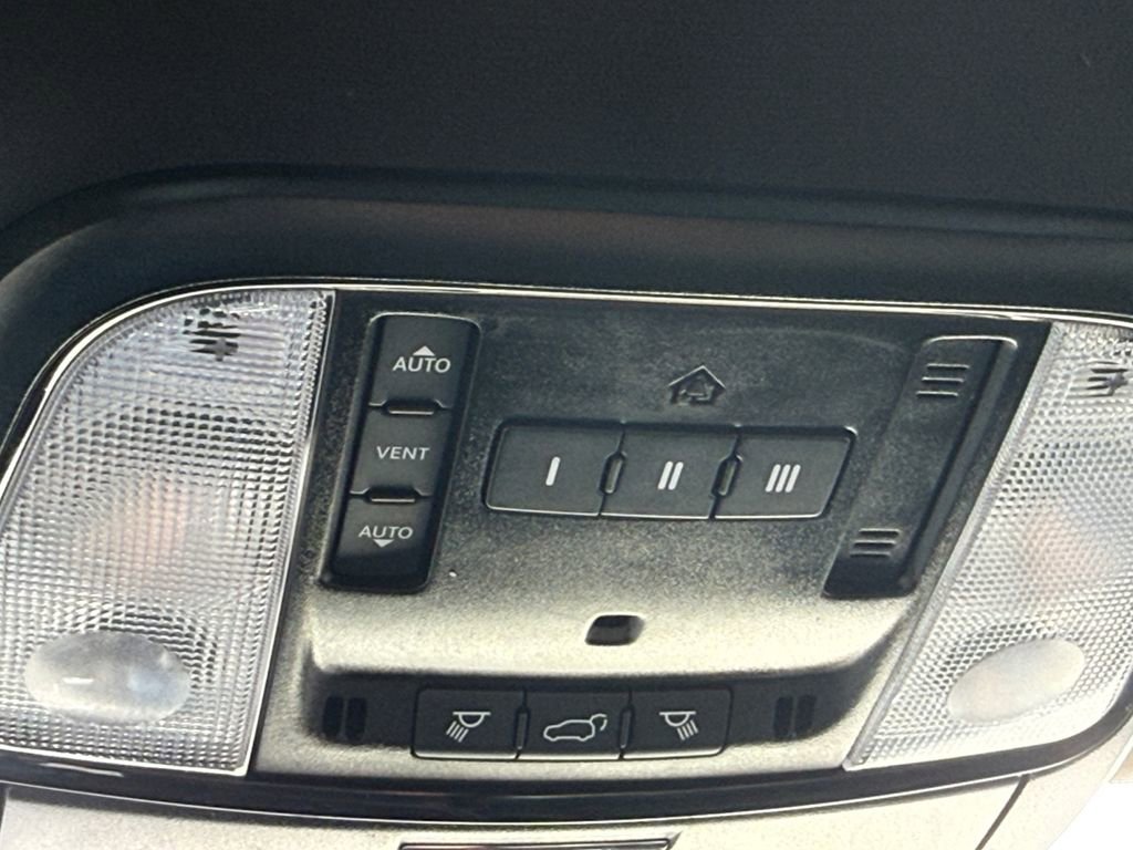 Used 2025 Dodge Durango R/T w/ Blacktop Package AWD/4WD image 18