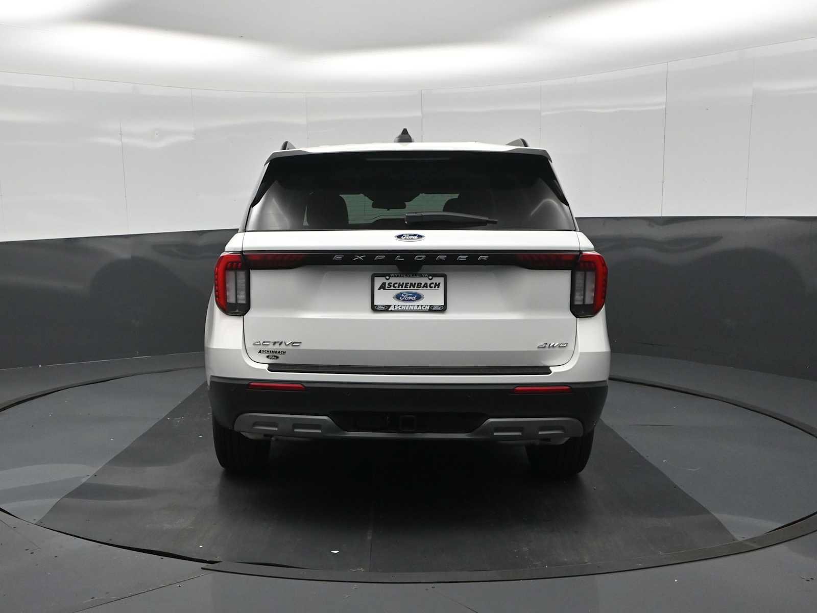 New 2026 Ford Explorer Active w/ Active Comfort Package AWD/4WD image 8