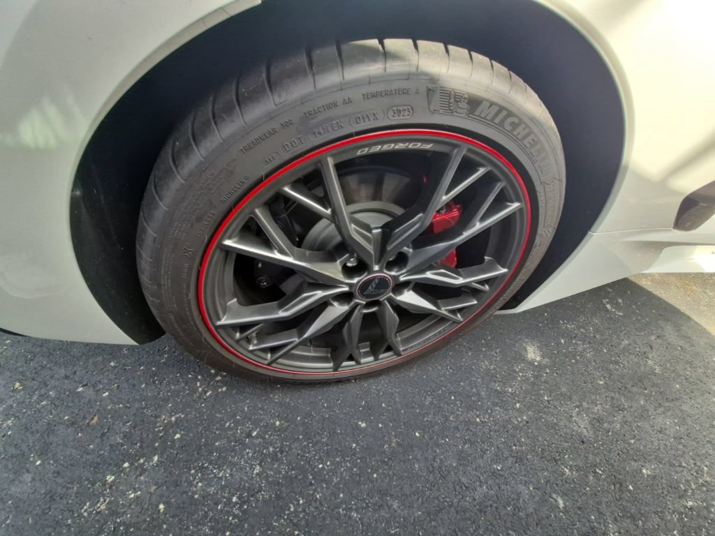 Used 2023 Chevrolet Corvette Stingray Premium Conv w/ Z51 Performance Package RWD image 9