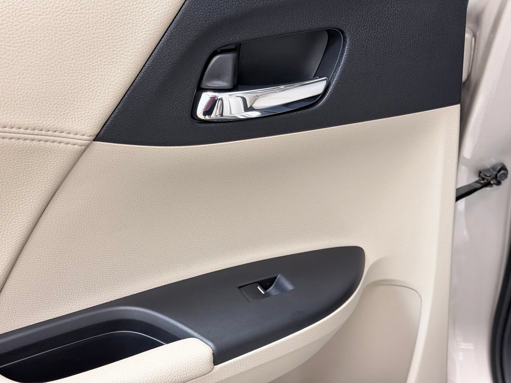 Used 2013 Honda Accord EX-L image 17