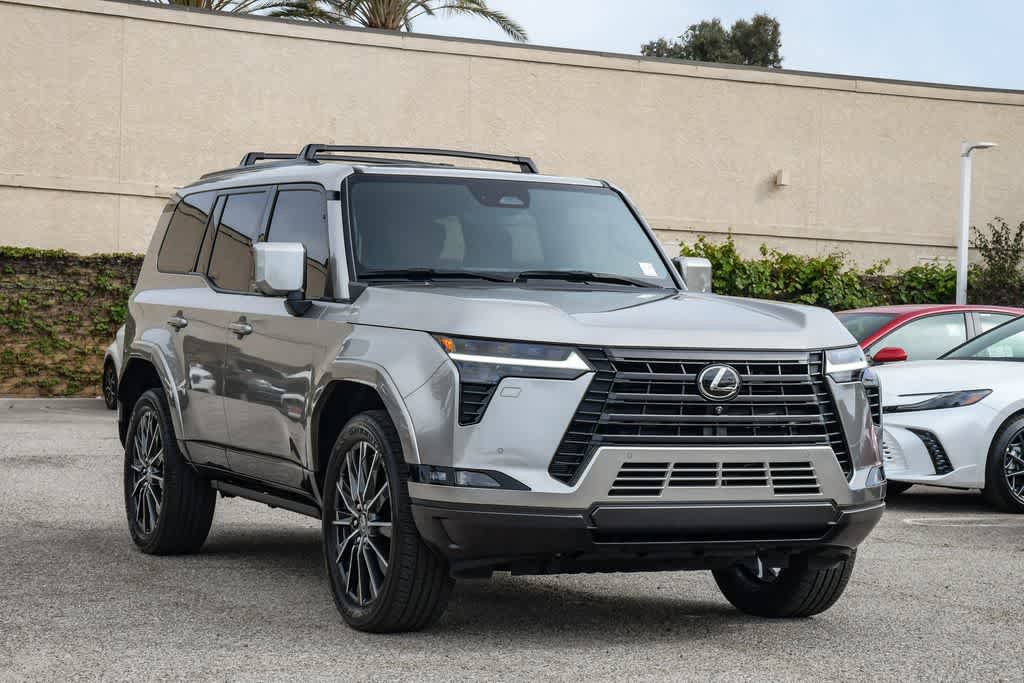 Used 2024 Lexus GX 550 w/ Accessory Package (2T) AWD/4WD image 3