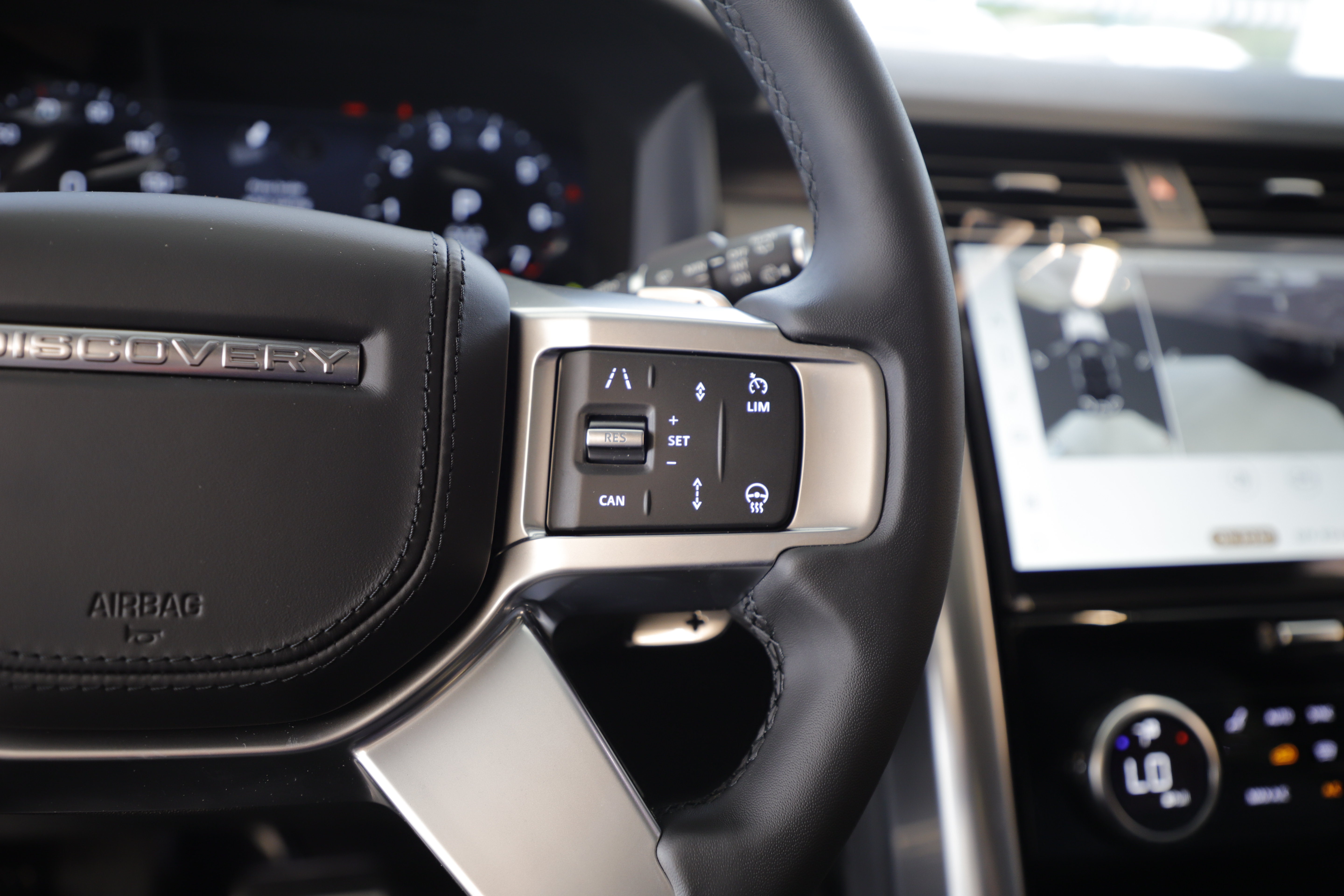 New 2026 Land Rover Discovery Dynamic SE AWD/4WD image 22
