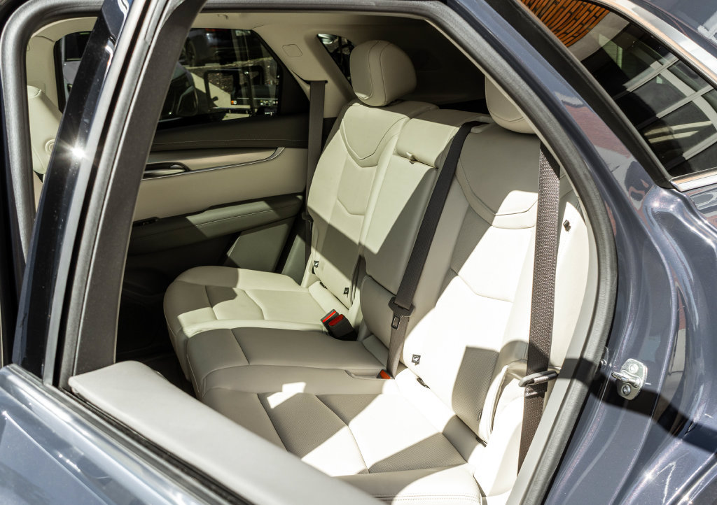Used 2024 Cadillac XT5 Premium Luxury w/ LPO, Floor Liner Package AWD/4WD image 28