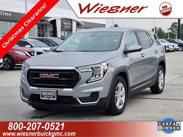 Used 2024 GMC Terrain SLE image 1