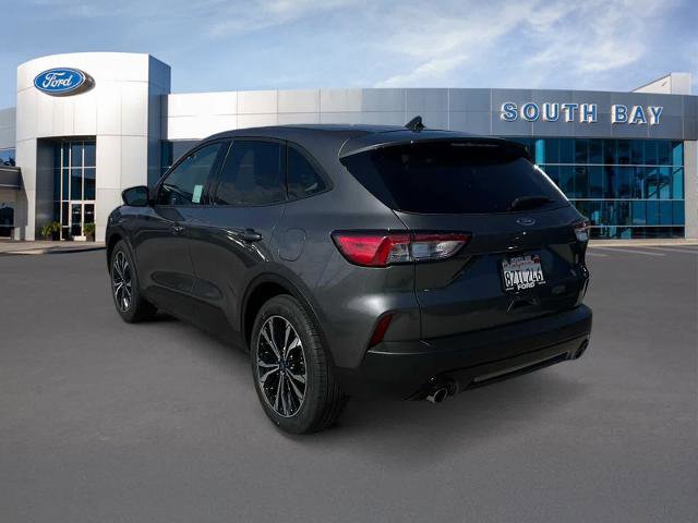 Certified 2021 Ford Escape SE w/ SE Sport Appearance Package image 3
