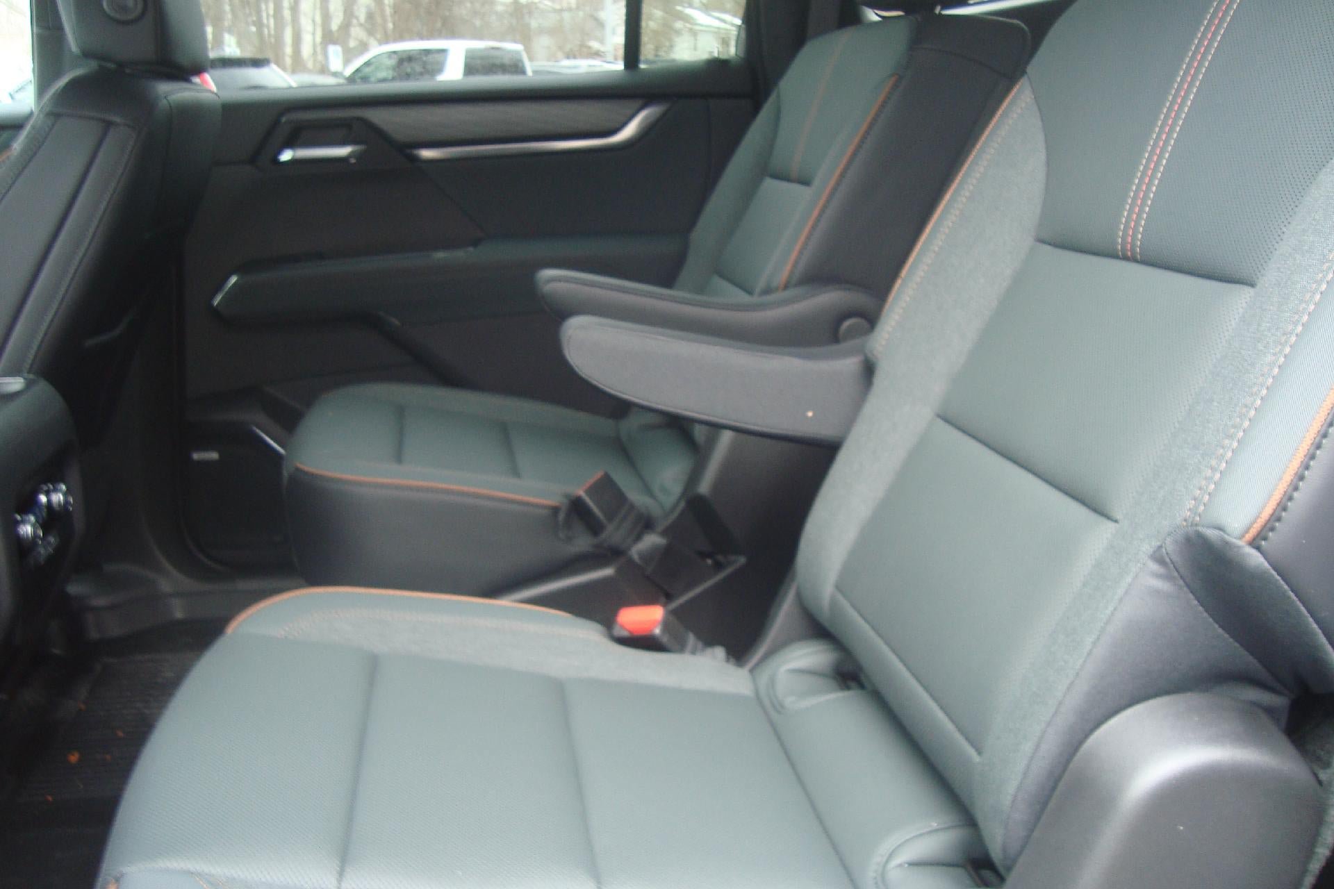 New 2026 GMC Acadia AT4 w/ LPO, Floor Liner Package AWD/4WD image 16