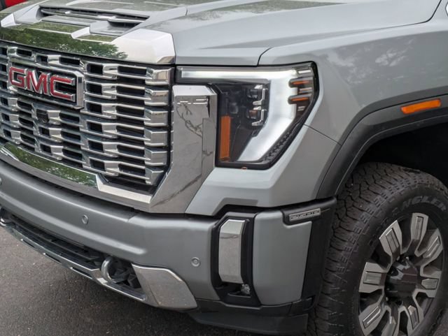 Used 2024 GMC Sierra 2500 Denali w/ Denali Reserve Package AWD/4WD image 9