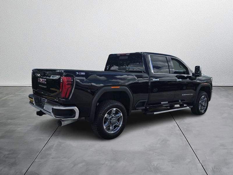 New 2026 GMC Sierra 2500 SLT w/ SLT Premium Package image 5