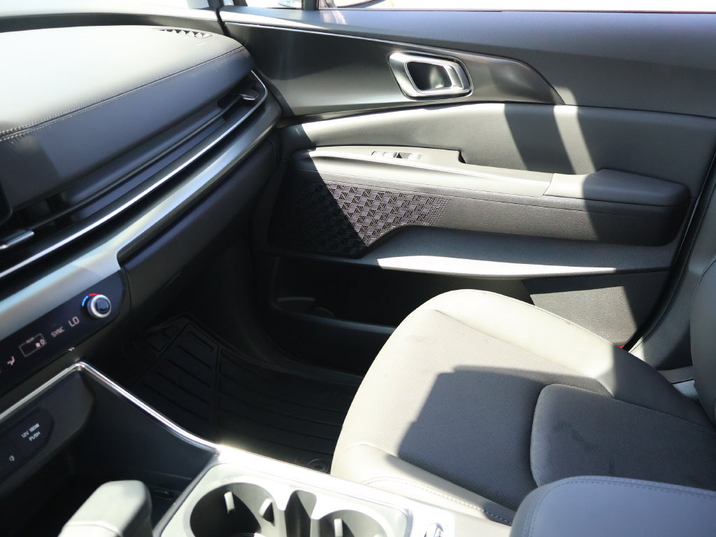 New 2027 Kia Carnival SX w/ Dark Edition Package FWD image 28