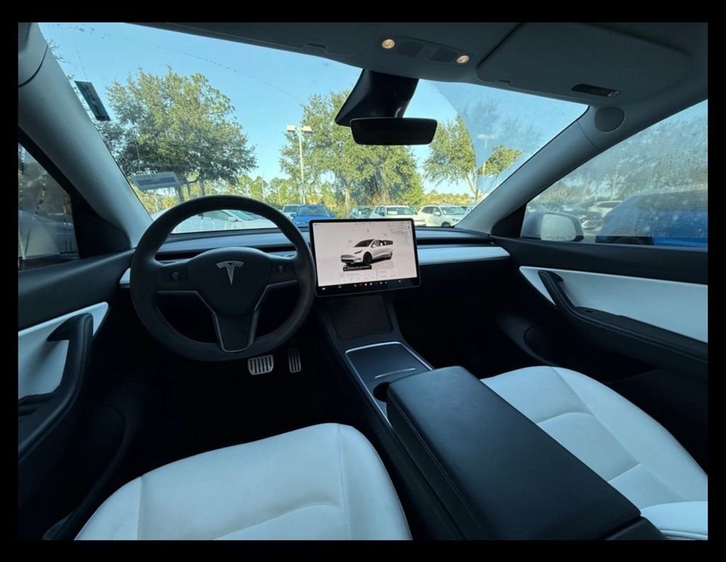 Used 2022 Tesla Model Y Performance image 14