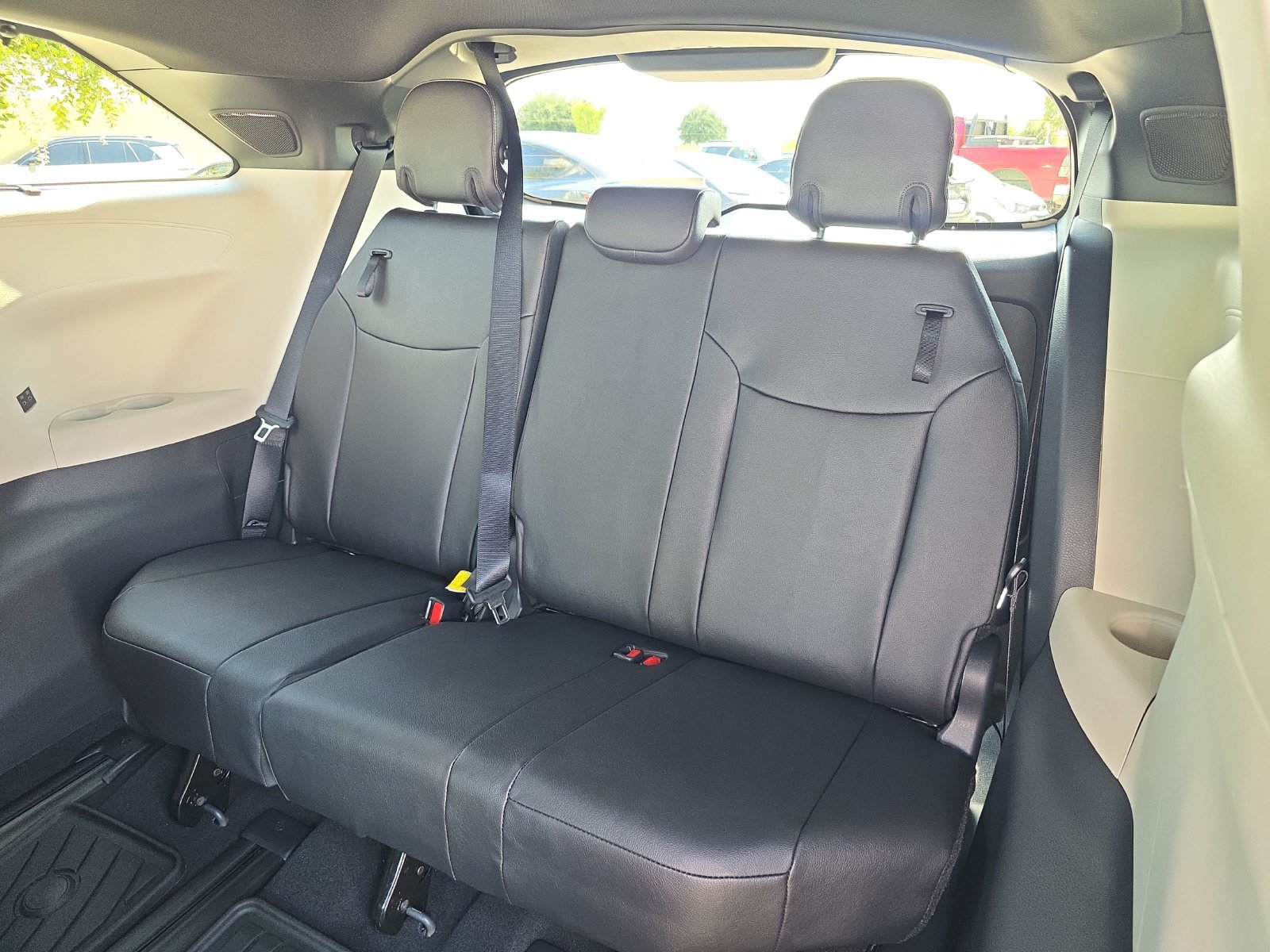 New 2026 Toyota Sienna Limited FWD image 32