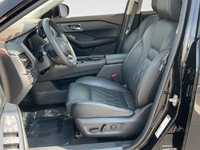 Used 2021 Nissan Rogue Platinum AWD/4WD image 9