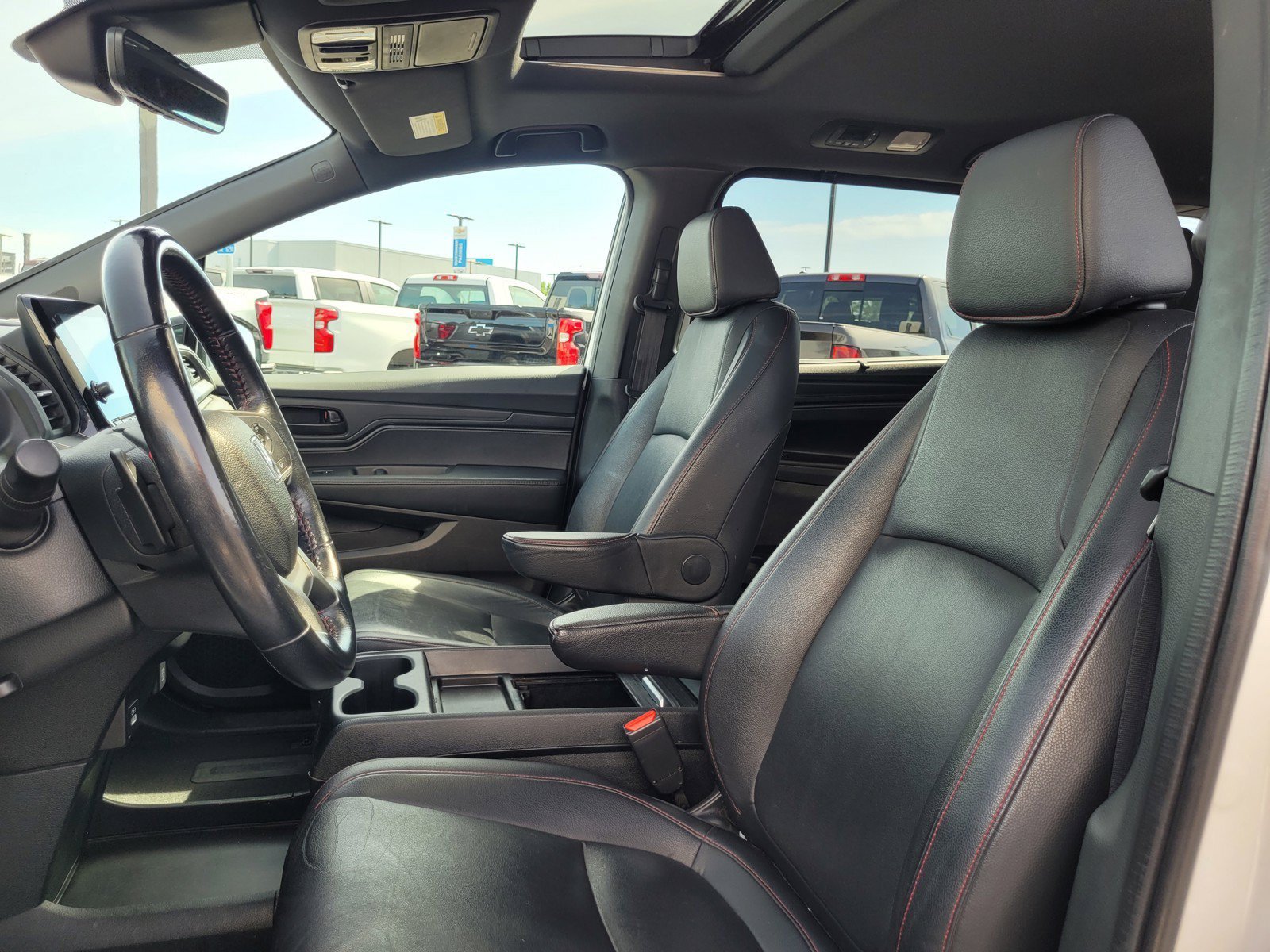 Used 2023 Honda Odyssey Sport image 11