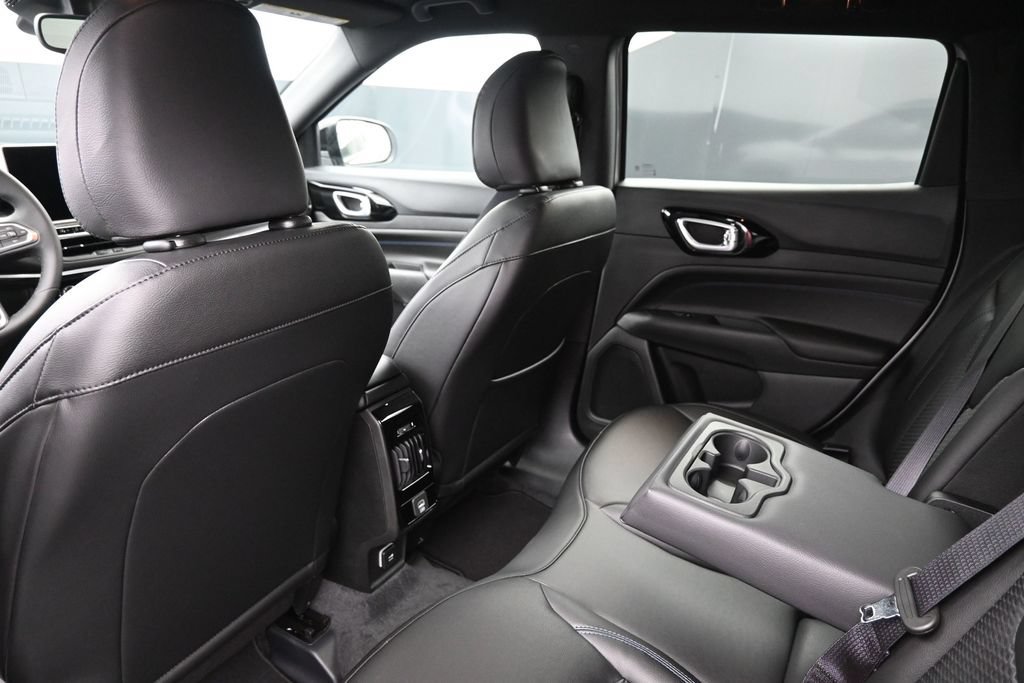 New 2026 Jeep Compass Latitude AWD/4WD image 23
