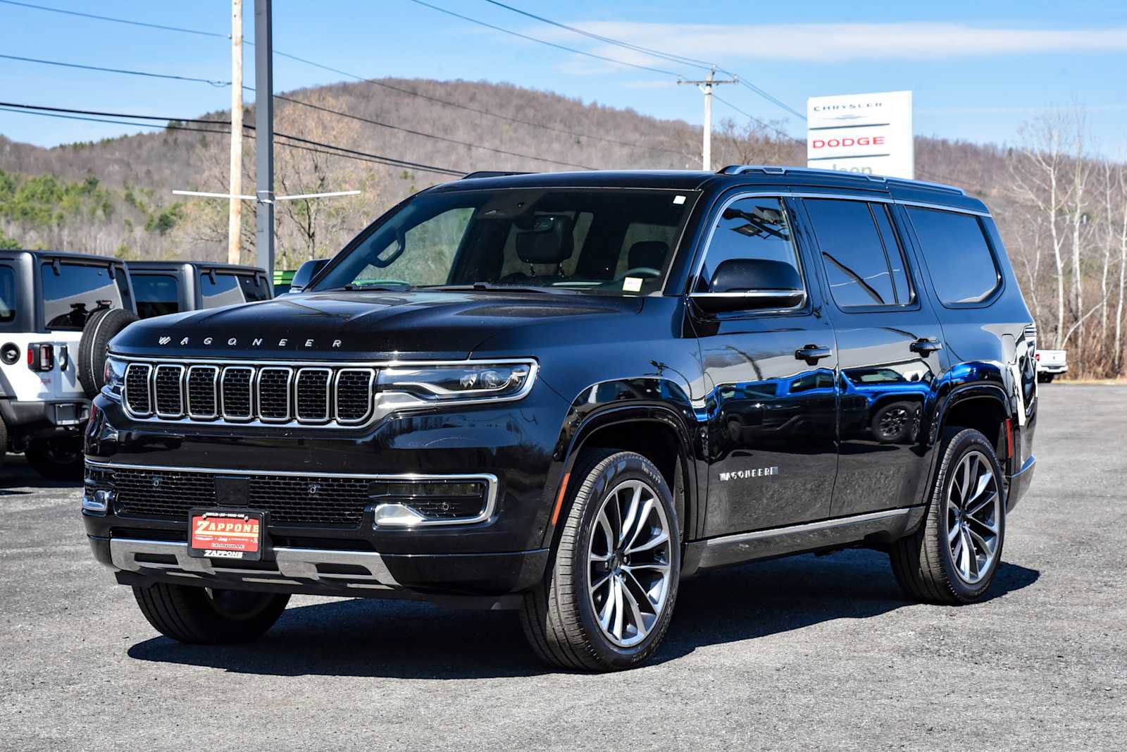 Certified 2024 Jeep Wagoneer Series III w/ Premium Group I AWD/4WD image 7