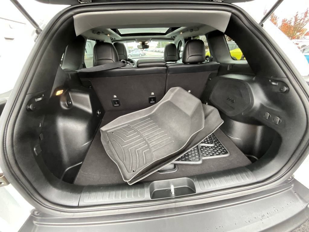 Used 2022 Jeep Cherokee Latitude w/ Sun & Sound Group image 22