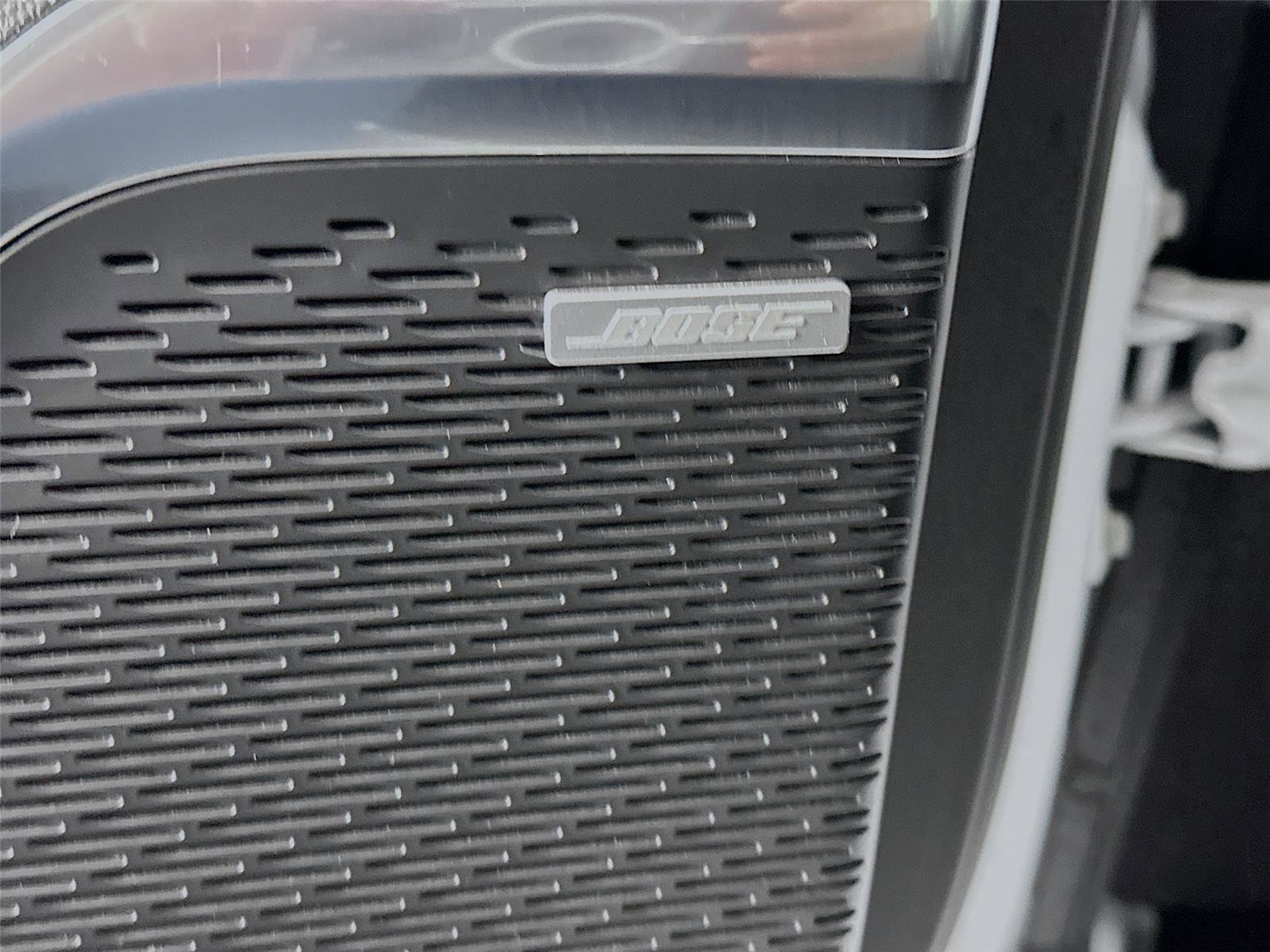 Used 2025 GMC Acadia Elevation image 32