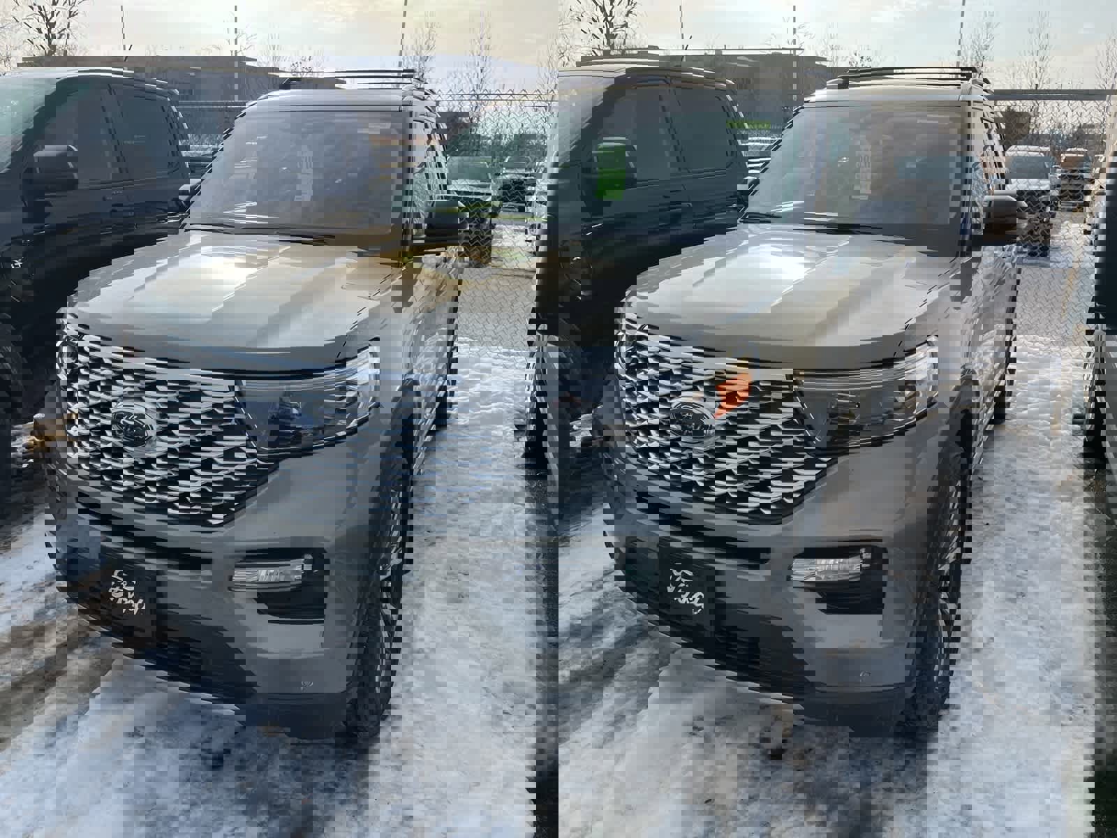 Certified 2020 Ford Explorer Platinum w/ Premium Technology Package image 3