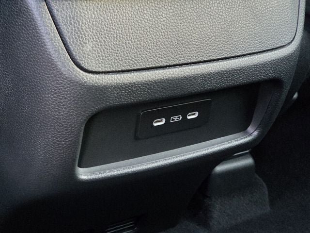 Used 2025 Honda Pilot Sport image 13