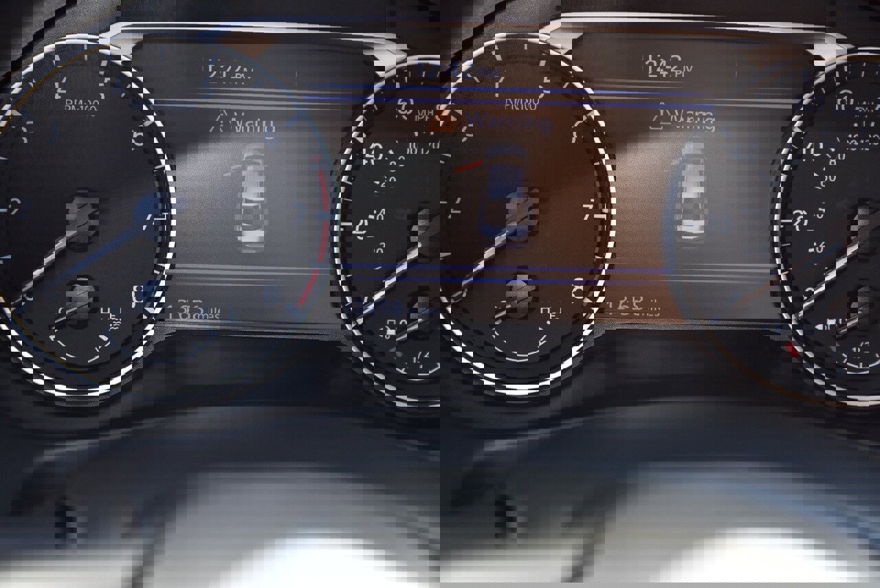 Used 2025 Nissan Altima 2.5 SV image 9