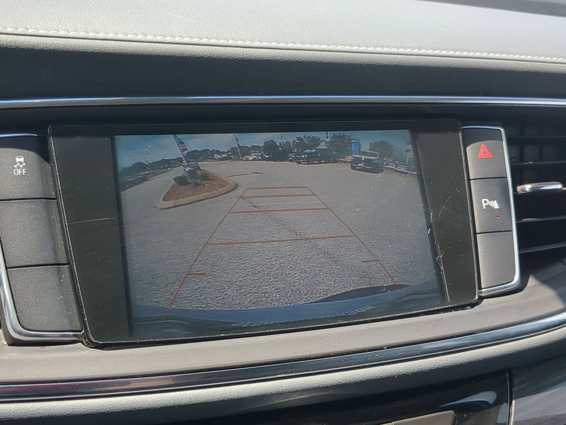 Used 2019 Buick Enclave Essence FWD image 15