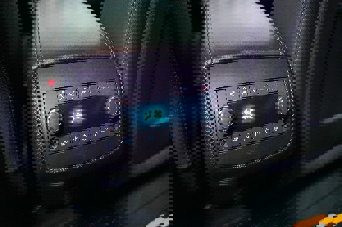 Used 2015 Chevrolet Traverse LT image 22