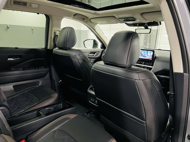New 2026 Nissan Pathfinder Platinum image 33