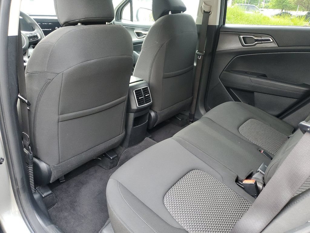 Used 2024 Kia Sportage LX FWD image 11