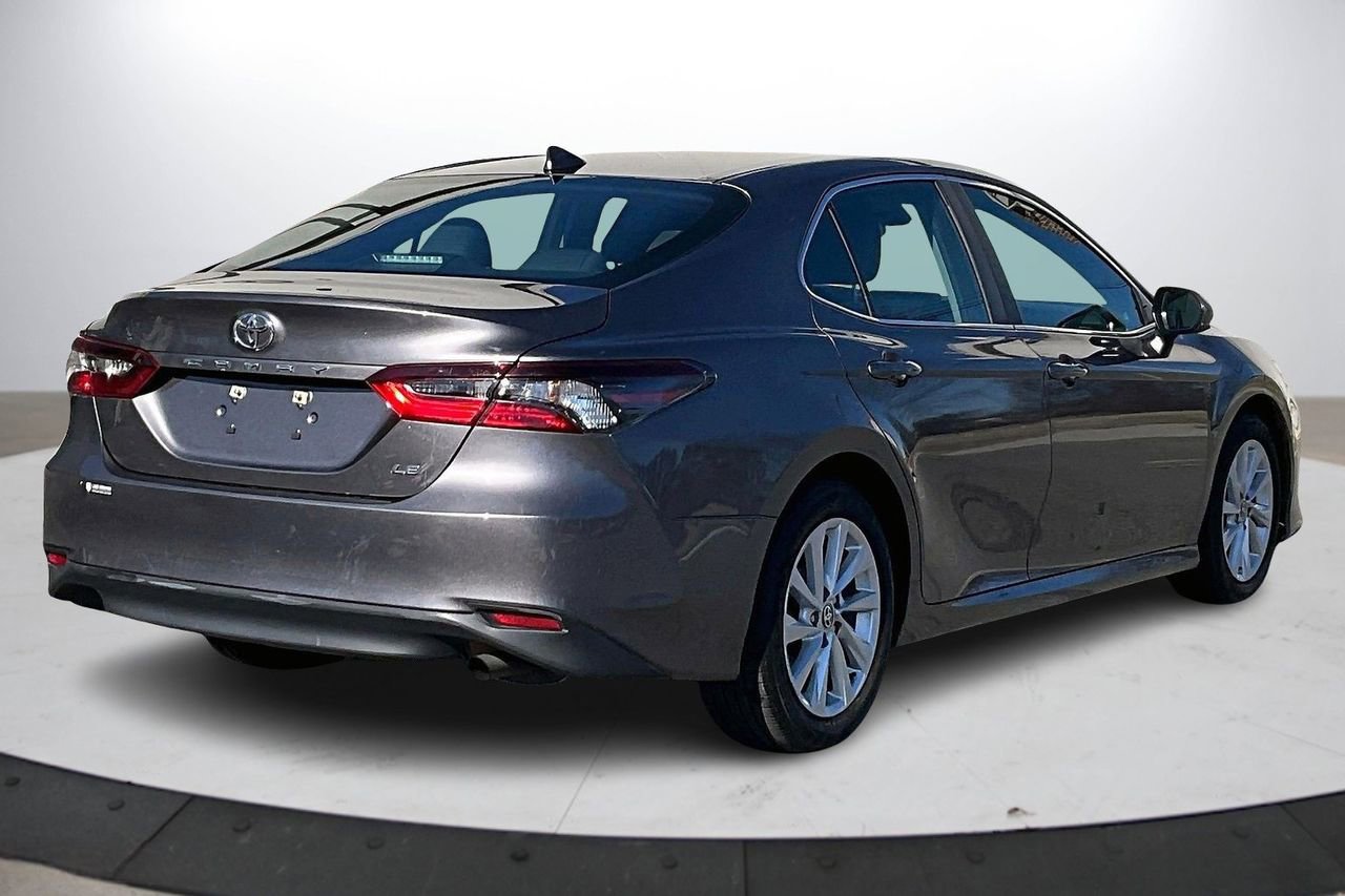 Used 2023 Toyota Camry LE image 9