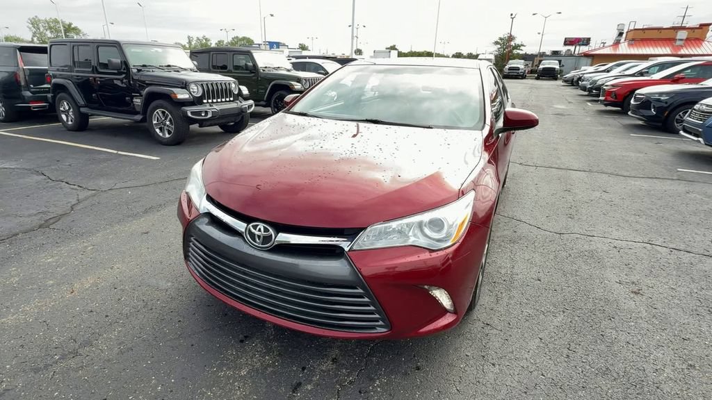 Used 2017 Toyota Camry XLE w/ Moonroof Package FWD image 3