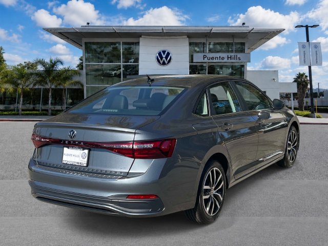 New 2026 Volkswagen Jetta SE FWD image 4