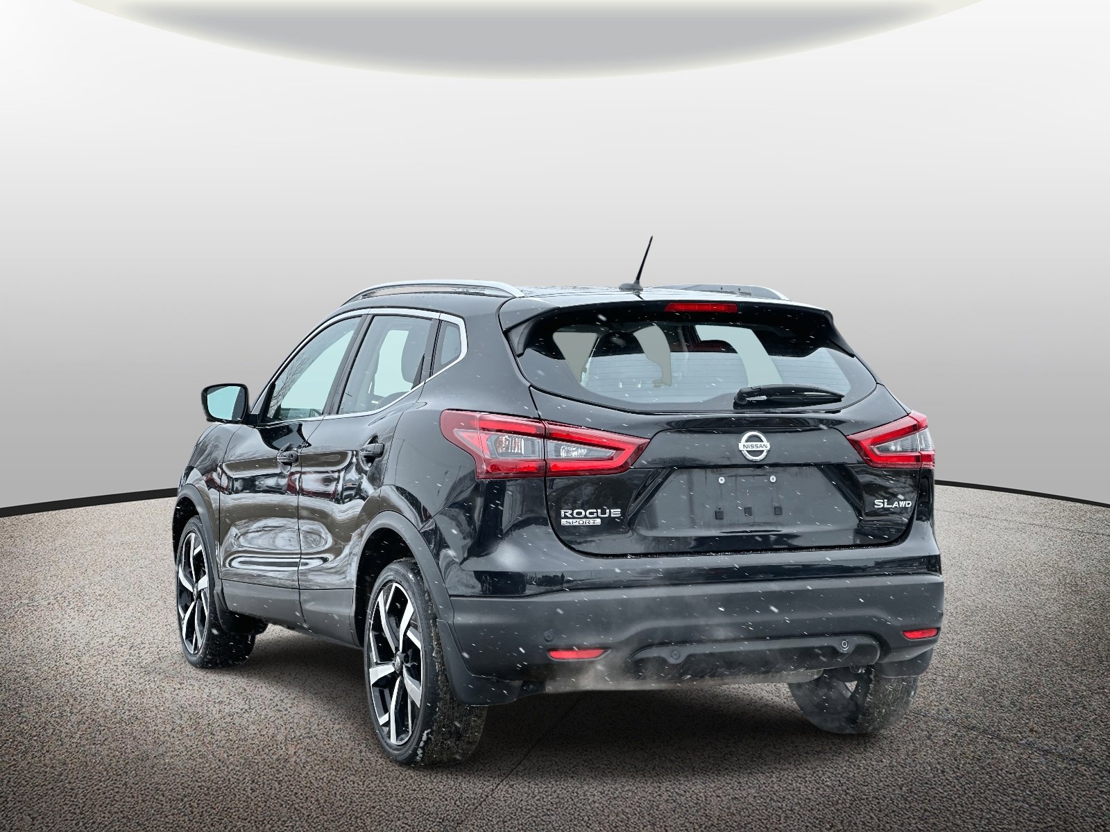 Used 2021 Nissan Rogue Sport SL w/ Premium Package image 4