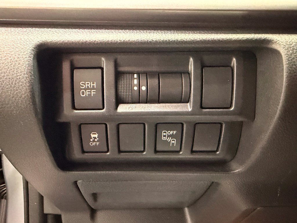 Used 2019 Subaru Crosstrek 2.0i Limited w/ Moonroof Package w/Navigation AWD/4WD image 22