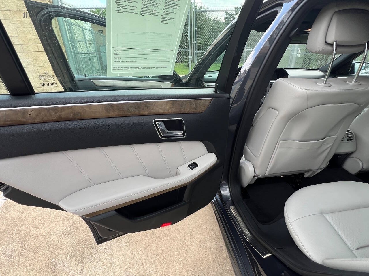 Used 2010 Mercedes-Benz E 350 Sedan image 34