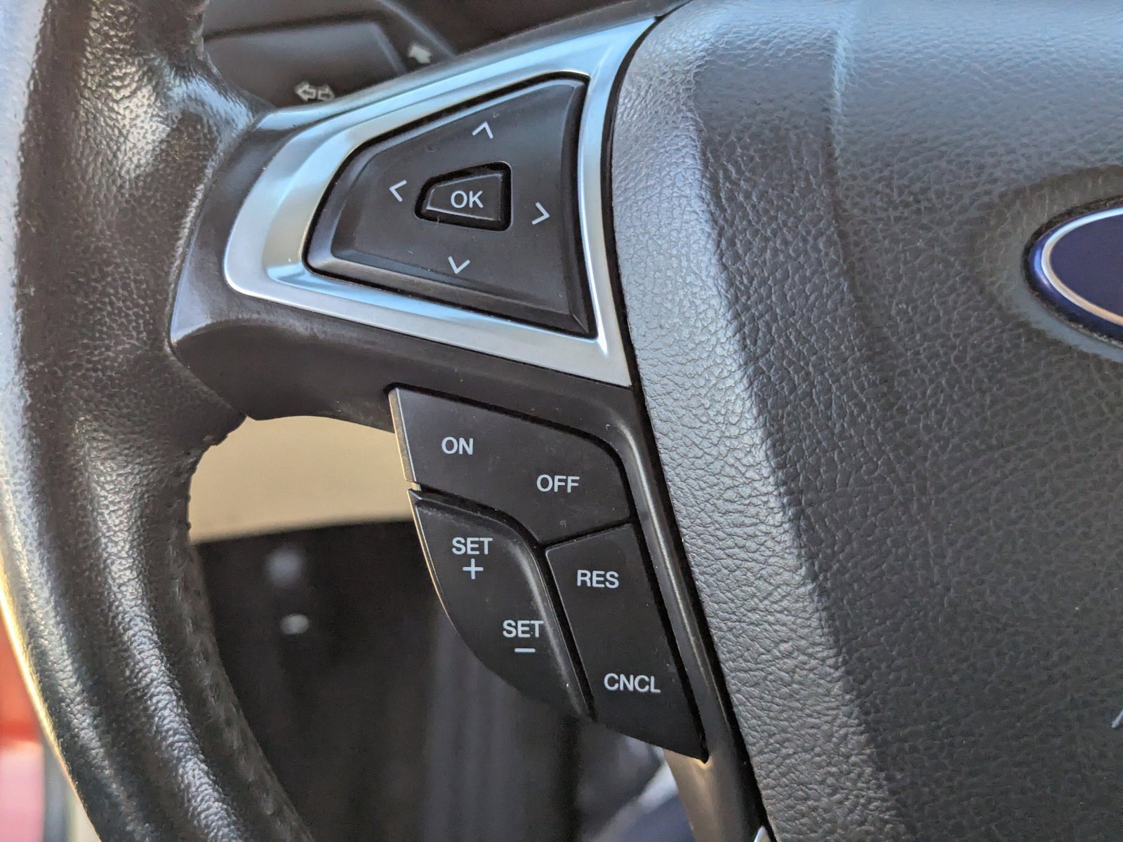 Used 2014 Ford Fusion SE w/ Equipment Group 202A image 25