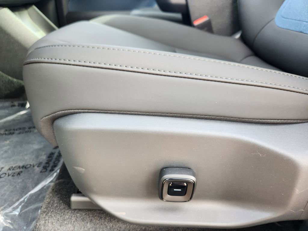 New 2026 Volvo EX30 Plus w/ Climate Package image 14