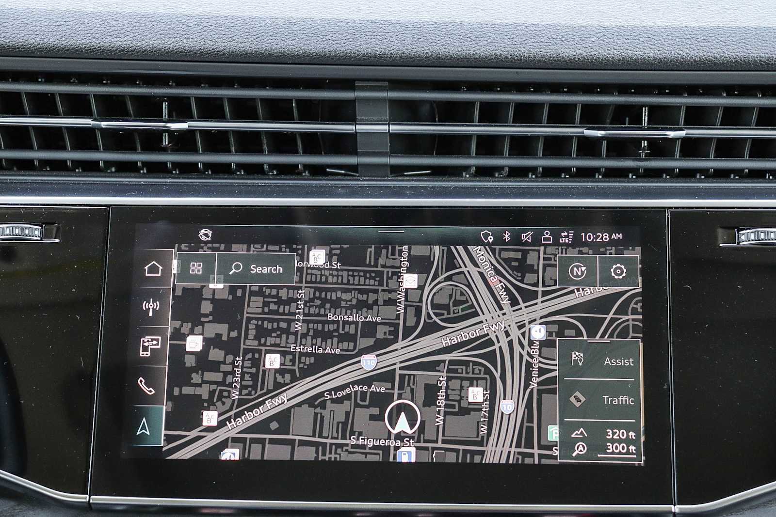 Used 2022 Audi Q8 Premium Plus image 19