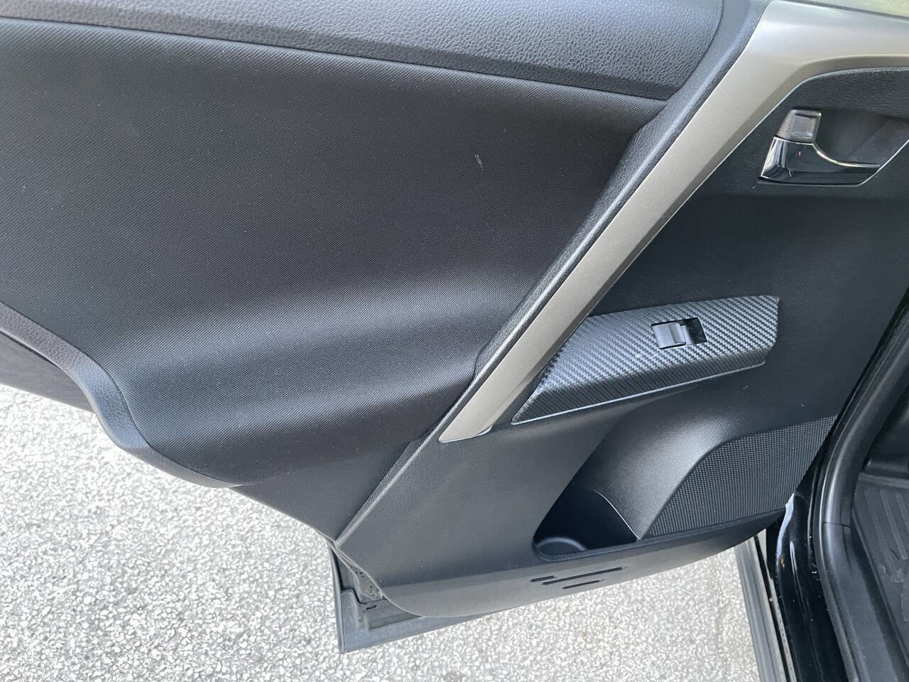 Used 2015 Toyota RAV4 XLE image 20