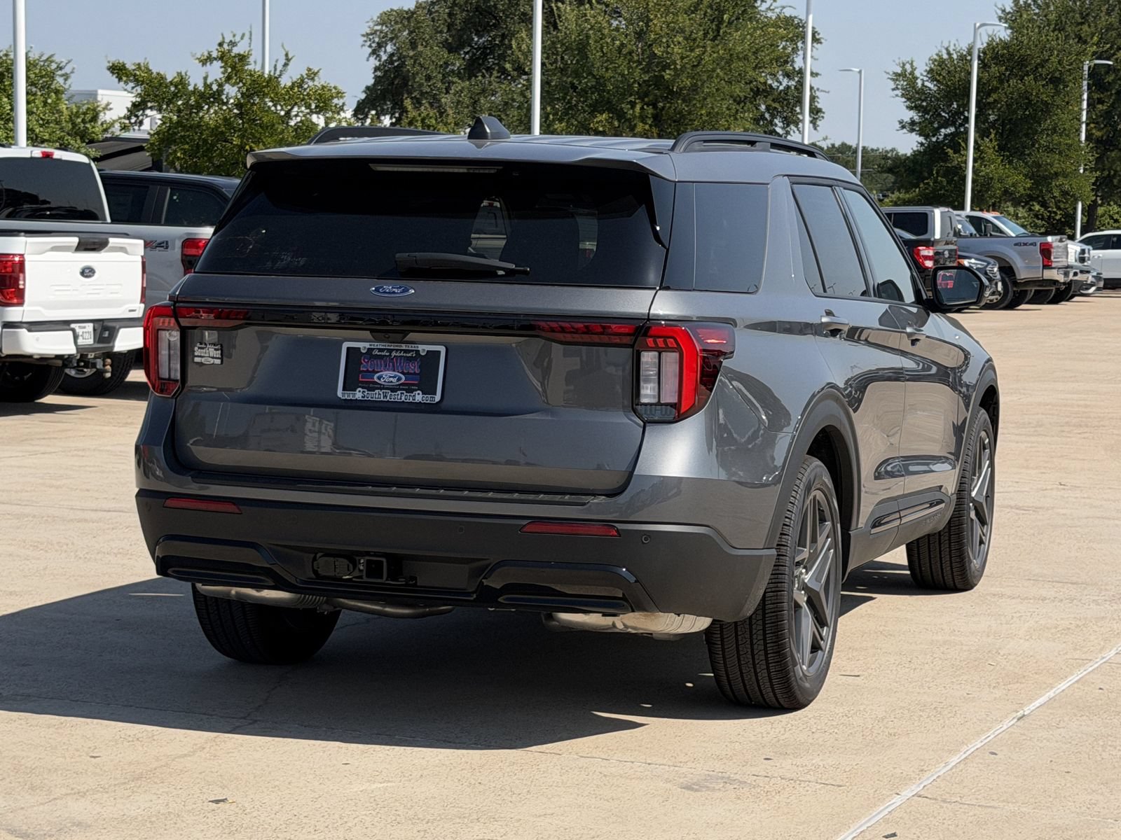New 2026 Ford Explorer ST-Line w/ ST-Line Street Pack RWD image 4