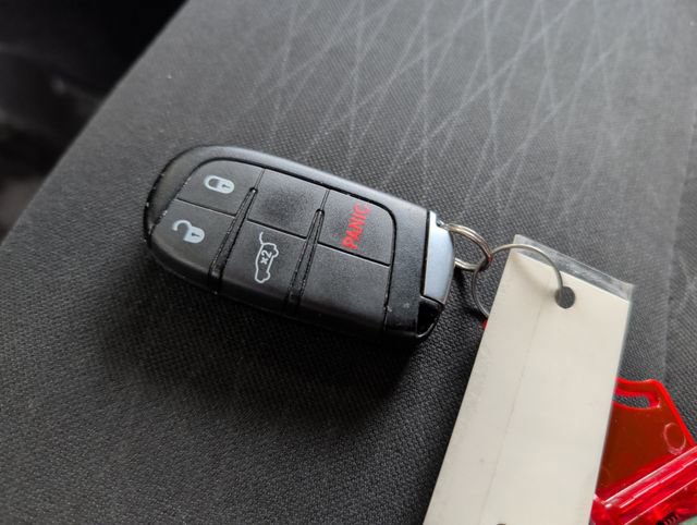 Used 2020 Dodge Durango SXT image 37