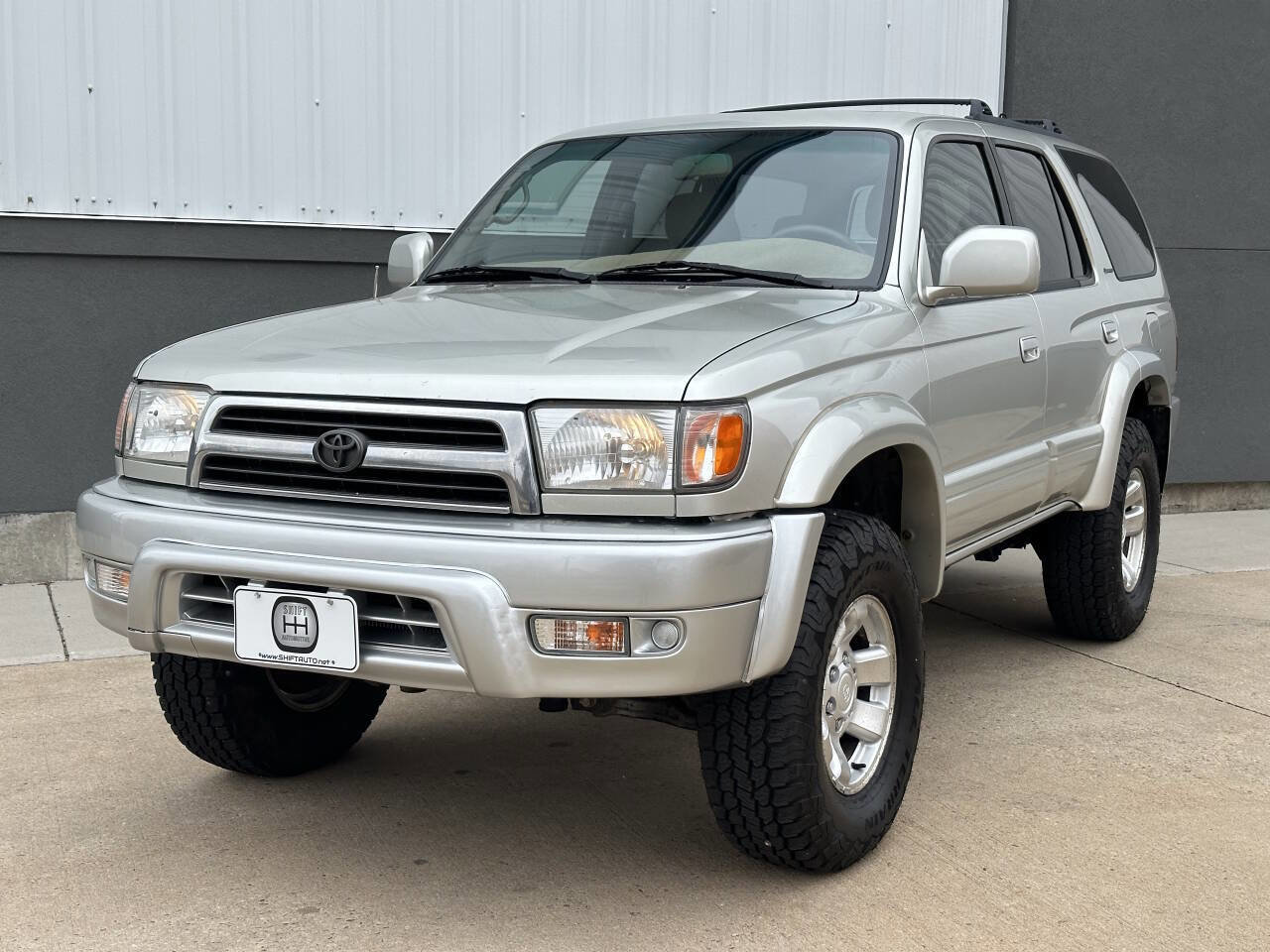 Used 2000 Toyota 4Runner Limited image 5