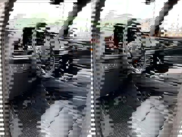 New 2026 Chevrolet Traverse LT w/ Sun and Wheel Package image 8