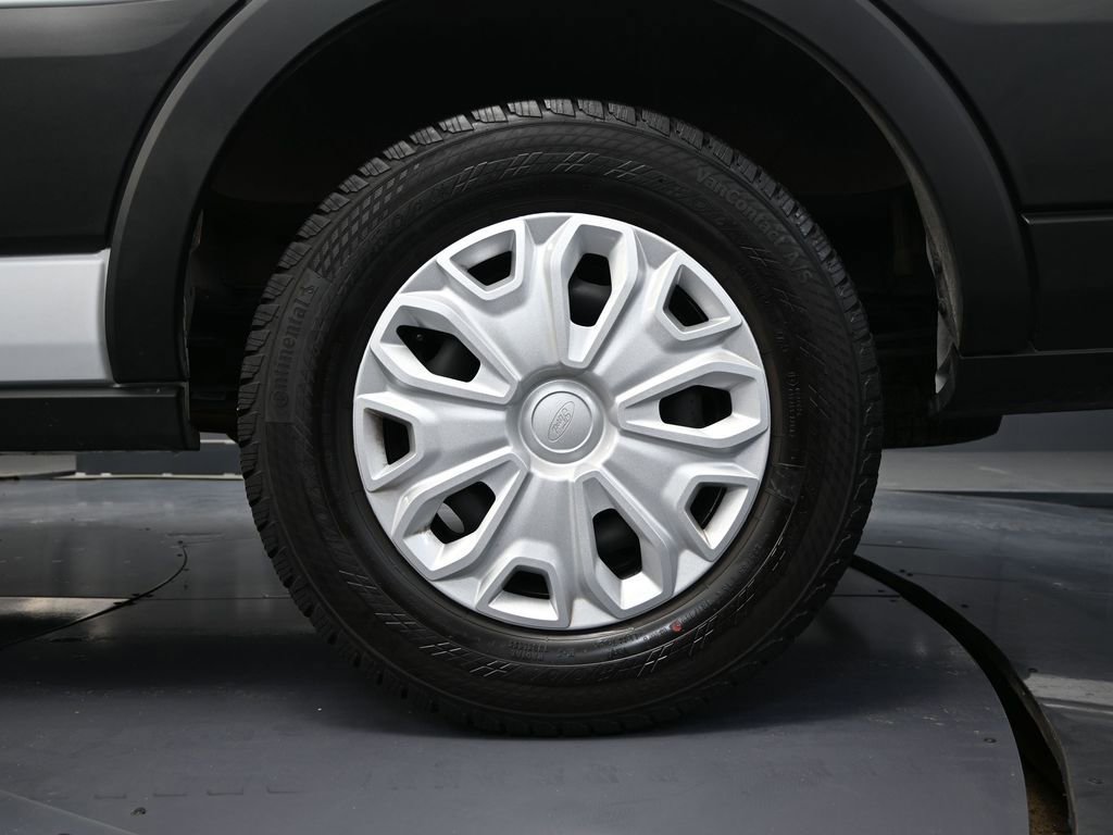 Used 2025 Ford Transit 350 XLT image 13
