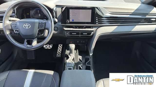 Used 2025 Toyota Camry SE FWD image 11