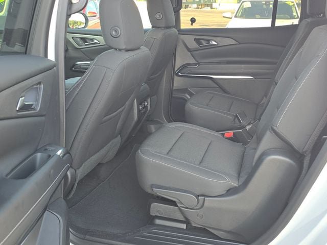 Used 2025 Chevrolet Traverse LT FWD image 10
