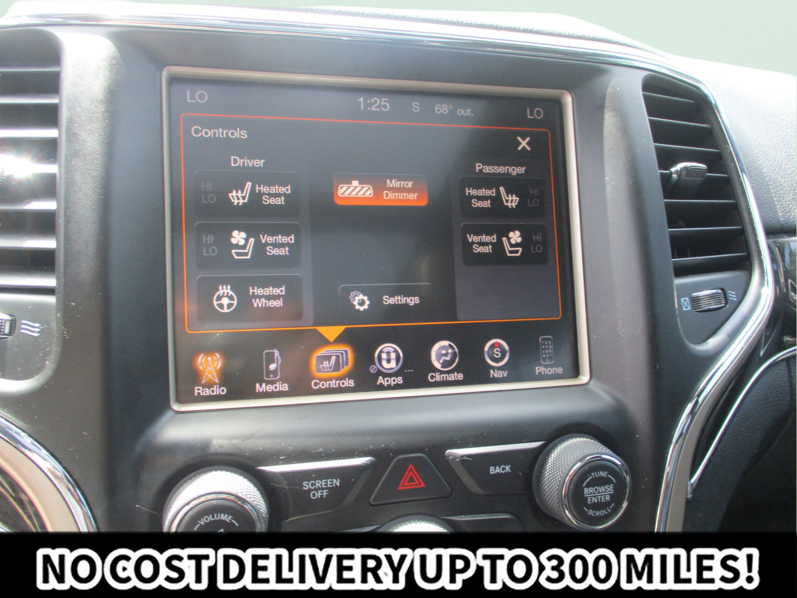 Used 2015 Jeep Grand Cherokee Overland w/ Advanced Technology Group AWD/4WD image 20