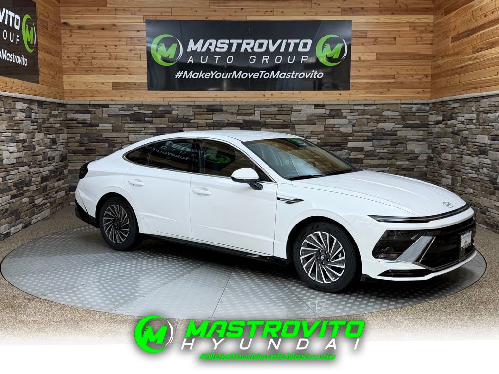 Certified 2025 Hyundai Sonata SEL FWD image 1