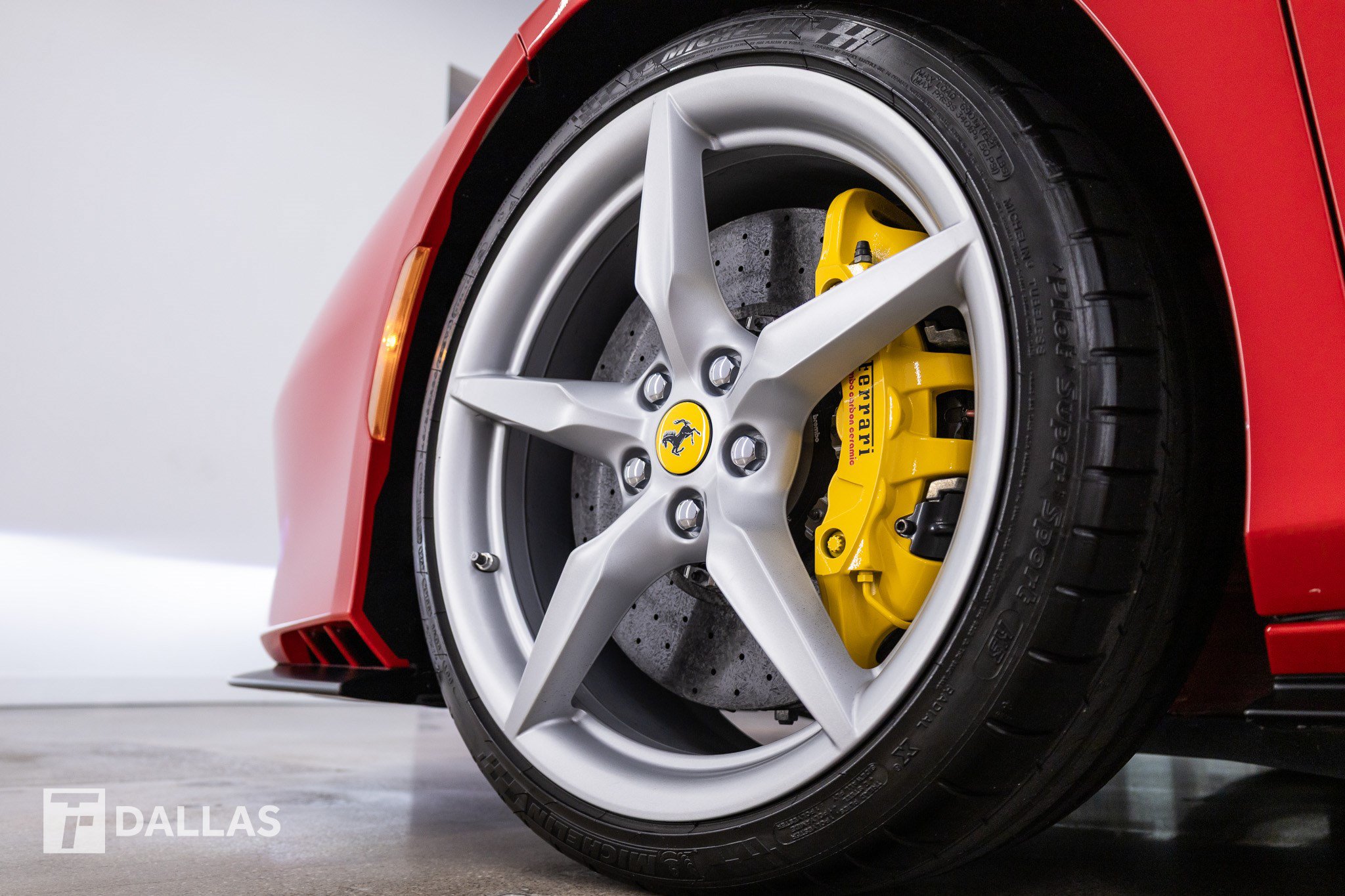 Used 2022 Ferrari F8 Tributo RWD image 23
